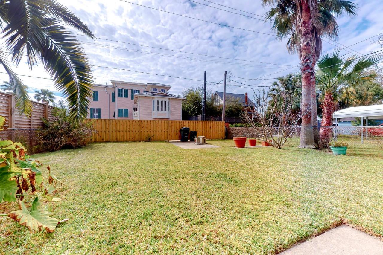Greener Grasses Galveston Extérieur photo
